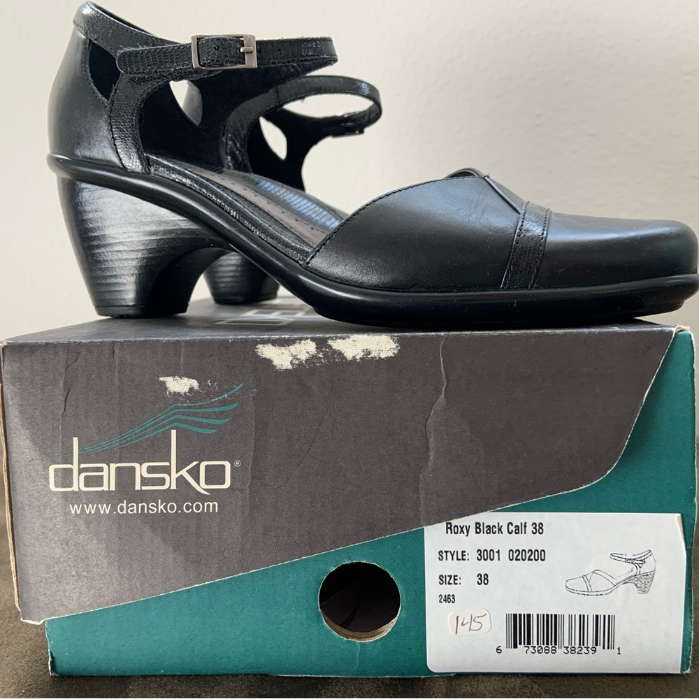 Dansko Roxy Ankle Strap Dorsay Black Leather Mary Jane Pumps.